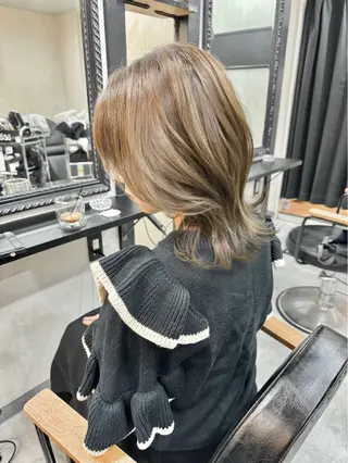 ミディアム カラー 安田 愛琉のヘアスタイル