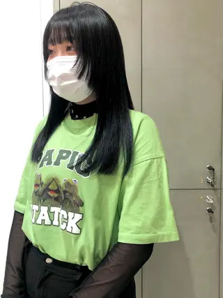 ロング 古屋 花織のヘアスタイル