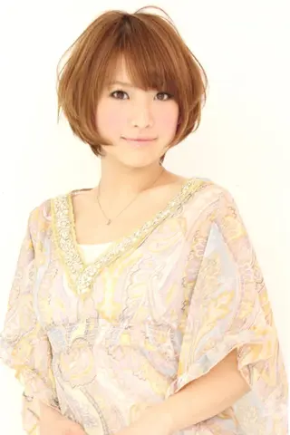 ショート カラー 青木 茂樹⭐️ 透明感カラーのヘアスタイル