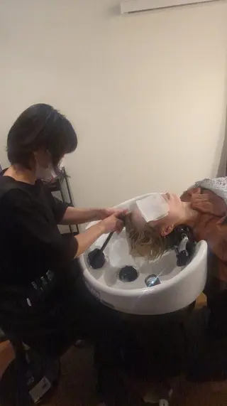 スパニスト 中川のヘアスタイル