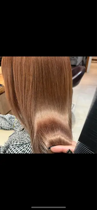 カラー 安達 葵のヘアスタイル