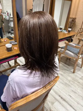 ミディアム カラー abilita HIRARIのヘアスタイル