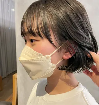ショート カラー brisa所属・迎 凪紗のヘアスタイル