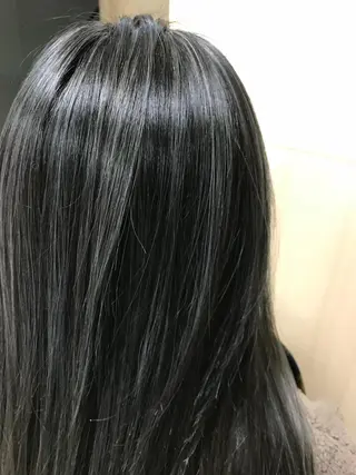 ロング カラー Eliss 堀江のヘアスタイル