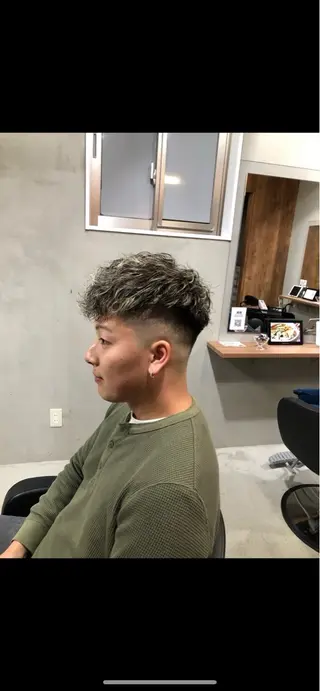 ショート カラー Shimazaki Yojiのヘアスタイル