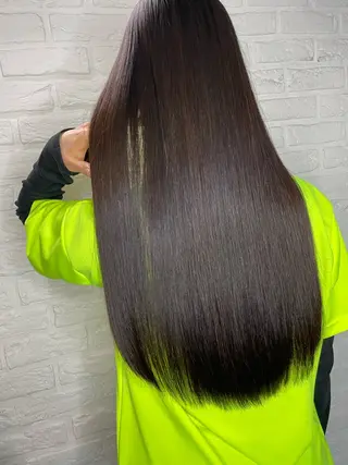 ロング アブアイ所属・艶髪・酸性ストレート フリツのヘアスタイル