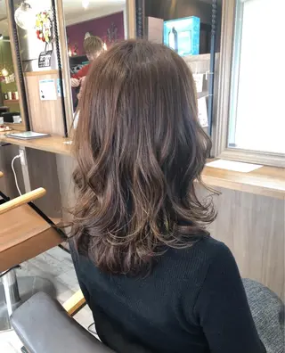 セミロング 平野 沙織のヘアスタイル