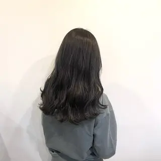 カラー しおり🍬 KOKORO🤍のヘアスタイル