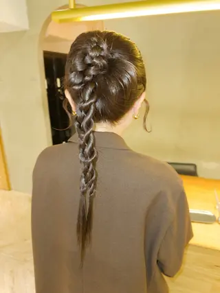 ヘアアレンジ 🤍LOREN エリコ🌈のヘアスタイル