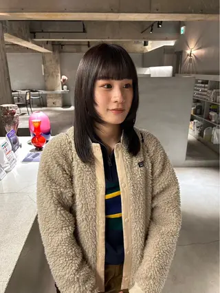 ミディアム カラー 中村 衣里のヘアスタイル