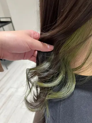 セミロング カラー ヘアアレンジ tomona. iの眉毛・アイブロウイメージ