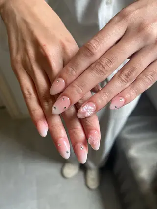 ネイル +vico 堀江店所属・中西 春那のネイルデザイン