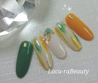 ネイル 小顔と腸の専門店 ラクーラビューティのエステ・リラクイメージ