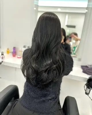 ロング カラー 赤みなし透明感カラー 🩶RION🦋のヘアスタイル