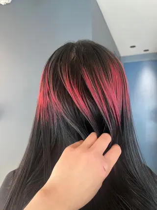 カラー 秋濱 佳穂のヘアスタイル