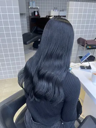 ロング 寒色＆ブリーチ特化 寒色MiOのヘアスタイル