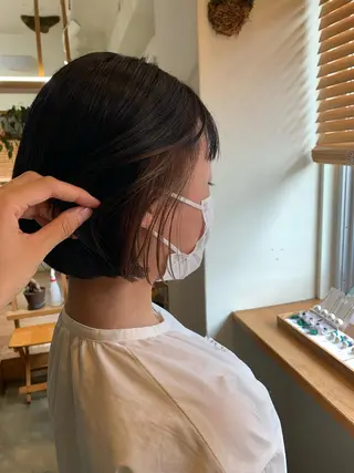 カラー 岡田 知佳のヘアスタイル