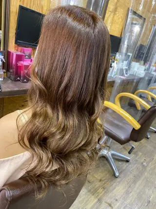 ロング カラー IwAsh大和駅前店所属・IwAsh大和駅前店 河野亜里香のヘアスタイル