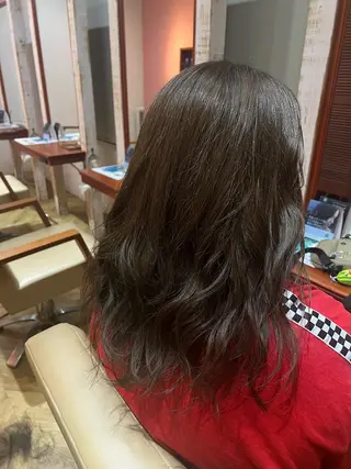 ミディアム カラー ヘアーサロン feel所属・磯山 美咲のヘアスタイル