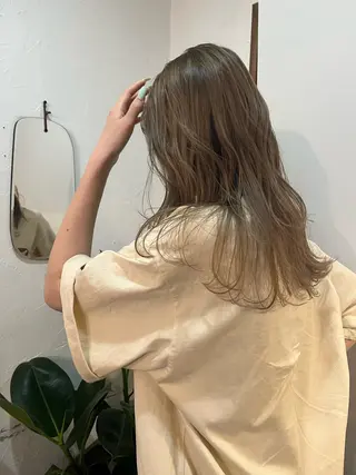 カラー 金井 美悠のヘアスタイル