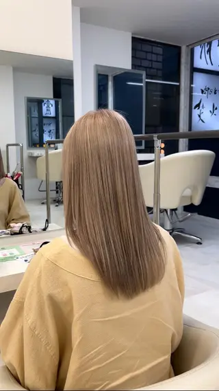 セミロング カラー AITOKYO Ｓ渋谷所属・渋谷/ハイトーン/ ブリーチ/歩夢のヘアスタイル