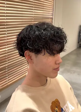 パーマ メンズ 徳田 恭助のヘアスタイル