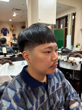 ショート メンズ 吉田 秀斗のヘアスタイル