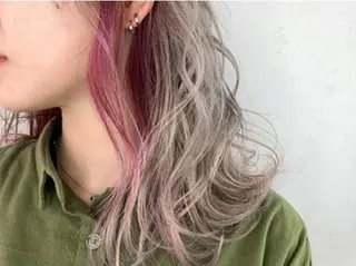 カラー 冨岡 千尋のヘアスタイル