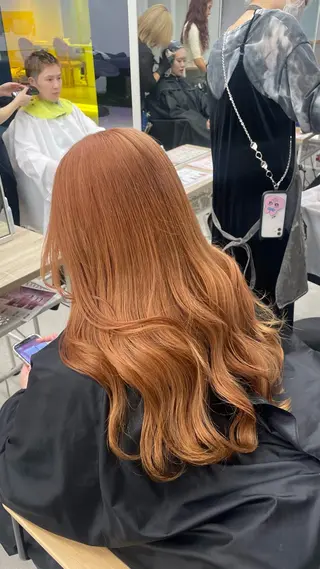 ロング カラー クルミ/ 💕ワンホンネイルのネイルデザイン