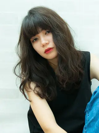 ロング ココバイファニック 関内のヘアスタイル