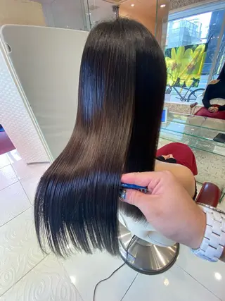 ロング 山田 梨央のヘアスタイル