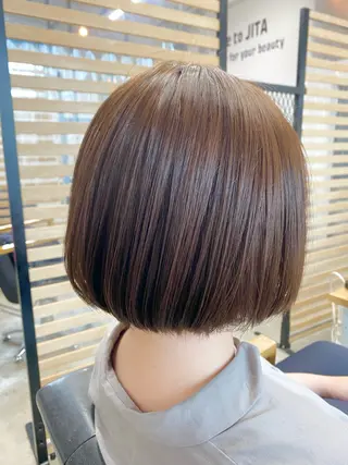 ショート カラー 艶髪🌟髪質改善✨ Zinaヤマダ チサのヘアスタイル