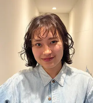 ショート カラー ニーナ/MONIQA /ハイトーンカラーのヘアスタイル