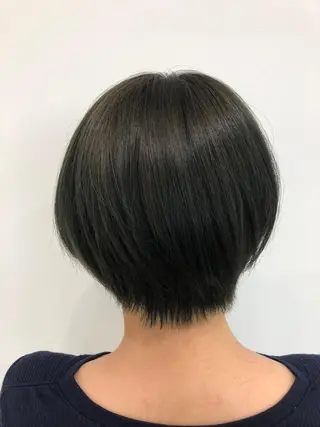 ショート カラー 岩崎 裕司のヘアスタイル