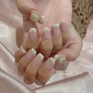 ネイル 𝘙𝘪𝘰𝘯𝘢 ...🕯🤍のネイルデザイン