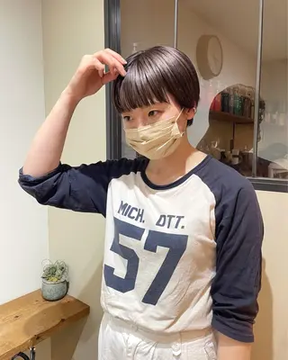 ショート あやか/ベージュ /透け感カラーのヘアスタイル