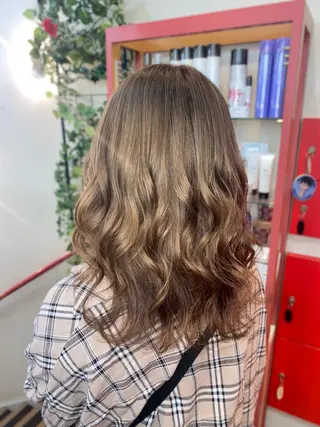 セミロング ゆぴ☾‪/推しカラー /ハイトーンのヘアスタイル