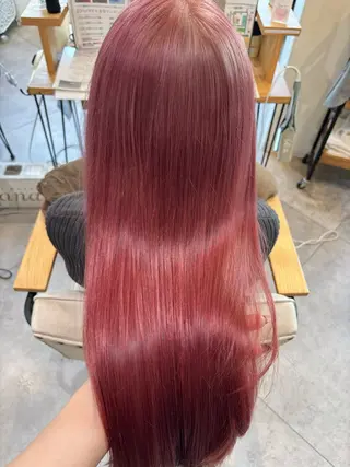 ロング カラー 肌に馴染むハイトーン /ミルクティーカラーのヘアスタイル