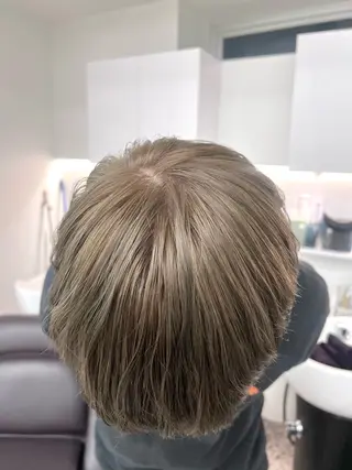 ショート ✨ブリーチ/顔周り レイヤー¦YUKA✨のヘアスタイル