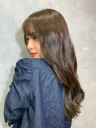 ロング StellA所属・MIZUKI/町田/ ハイトーンカラーのヘアスタイル