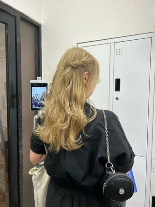 ロング ヘアアレンジ Yui. ハイトーン/パーマ/のヘアスタイル