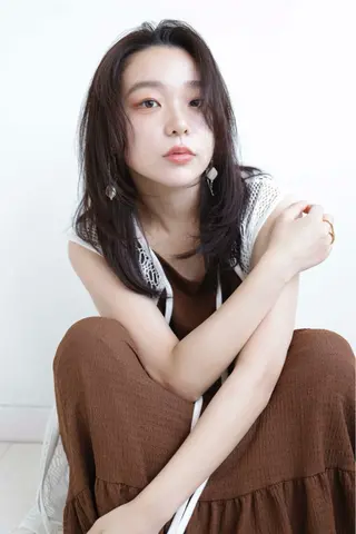 ミディアム みのり 《BASE.》のヘアスタイル