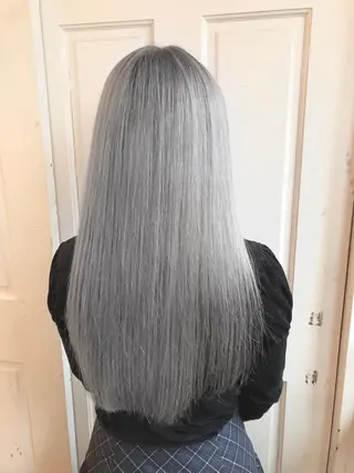 ロング カラー 艶ハイトーンブリーチ 🌈小林侑雅のヘアスタイル