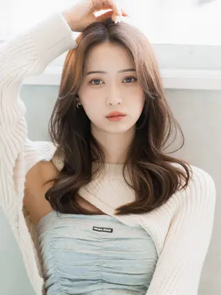 ロング Eleanor枚方店 店長　飛鳥　薫のヘアスタイル