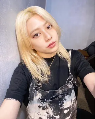 ミディアム MIYU💋💖 〈XENA渋谷本店〉のヘアスタイル