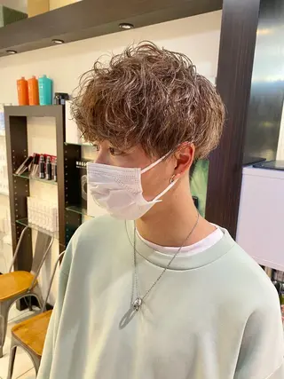 ショート カラー メンズ 酸スト/フェザー パーマ/三谷海斗のヘアスタイル