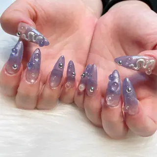 ネイル ゴテゴテ💙ワンホン リオナのネイルデザイン