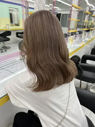 カラー 赤み消しベージュ🌿 トレンド美髪🌿福岡のヘアスタイル