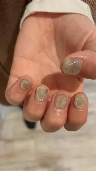 ネイル une／YUKINA 🫧大人nuanceのネイルデザイン