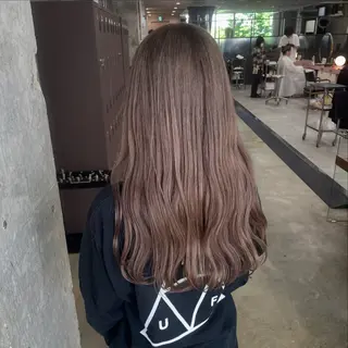 ロング 鈴木瑛里／ブロンド ベージュ／ピンクのヘアスタイル